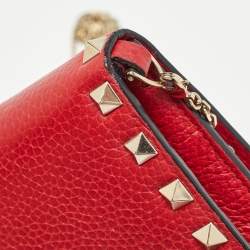 مملوكة مسبقًا Valentino Red Leather Rockstud Flap Wallet on Chain