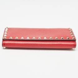 مملوكة مسبقًا Valentino Red Leather Rockstud Flap Wallet on Chain