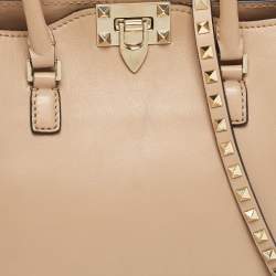 مملوكة مسبقًا Valentino Beige Leather Rockstud Trapeze Tote
