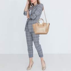 مملوكة مسبقًا Valentino Beige Leather Rockstud Trapeze Tote
