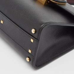 مملوكة مسبقًا Valentino Black Leather Small VSling Top Handle Bag