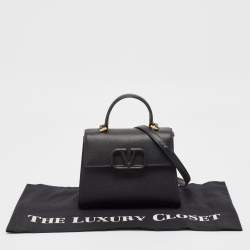 مملوكة م سبقًا Valentino Black Leather Small VSling Top Handle Bag