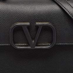 مملوكة مسبقًا Valentino Black Leather Small VSling Top Handle Bag