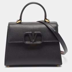 مملوكة مسبقًا Valentino Black Leather Small VSling Top Handle Bag