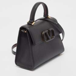 مملوكة مسبقًا Valentino Black Leather Small VSling Top Handle Bag