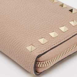 Pre Owned Valentino Dusty Pink Leather Rockstud Zip Around Wallet