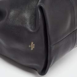 Pre Owned Valentino Black Leather Rockstud Hobo