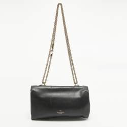 مملوكة مسبقًا Valentino Black Leather Rockstud Va Va Voom Chain Clutch
