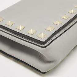 Pre Owned Valentino Ash Blue Leather Rockstud Chain Clutch
