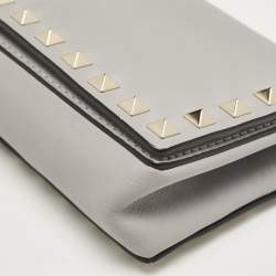 Pre Owned Valentino Ash Blue Leather Rockstud Chain Clutch