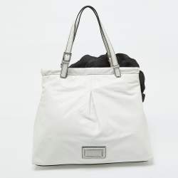 مملوكة مسبقًا Valentino White Leather 3D Rose Petal Shopper Tote