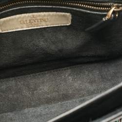 Pre Owned Valentino Black Leather Rolling Rockstud Shoulder Bag