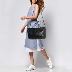 مملوكة مسبقًا حقيبة يد توتس فالنتينو ترابيز جلد سوداء مرصعة روكستد متوسطة 