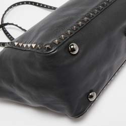 مملوكة مسبقًا حقيبة يد توتس فالنتينو ترابيز جلد سوداء مرصعة روكستد متوسطة 