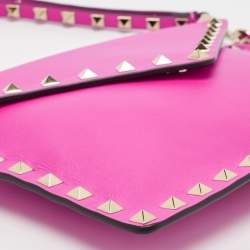 Pre Owned Valentino Fuchsia Leather Rockstud Envelope Wristlet Clutch
