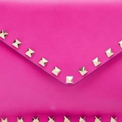 Pre Owned Valentino Fuchsia Leather Rockstud Envelope Wristlet Clutch
