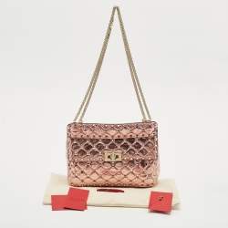 مملوكة مسبقًا Valentino Metallic Pink Quilted Leather Medium Rockstud Spike Top Handle Bag