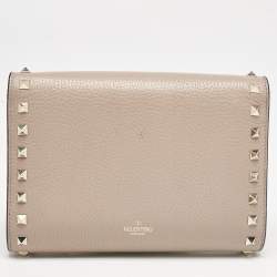 Pre Owned Valentino Beige Leather Rockstud Envelope Wallet on Chain