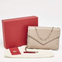 Pre Owned Valentino Beige Leather Rockstud Envelope Wallet on Chain