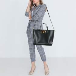 Pre Owned Valentino Black Leather VLogo Signature Tote