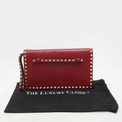 Pre Owned Valentino Burgundy Leather Rockstud Flap Wristlet Clutch