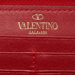Pre Owned Valentino Red Leather Rockstud Zip Continental Wallet