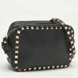 م ملوكة مسبقًا Valentino Black Leather Rockstud Camera Crossbody Bag