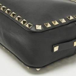 مملوكة مسبقًا Valentino Black Leather Rockstud Camera Crossbody Bag