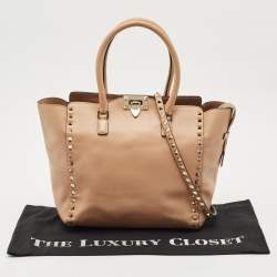 Pre Owned Valentino Beige Leather Medium Rockstud Trapeze Tote