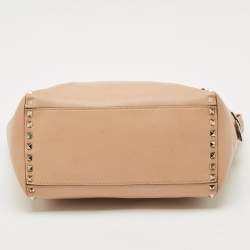 Pre Owned Valentino Beige Leather Medium Rockstud Trapeze Tote