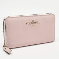 Pre Owned Valentino Light Pink Leather Rockstud Zip Continental Wallet