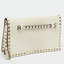  مملوكة مسبقًا حقيبة كلتش فالنتينو روكستاد جلد أبيض عاجي معصم