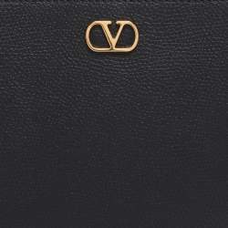 Pre Owned Valentino Black Leather VLogo Zip Pouch Clutch