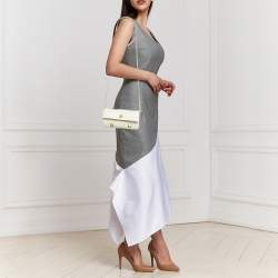 Pre Owned Valentino White Quilted Leather Roman Stud Wallet On Chain