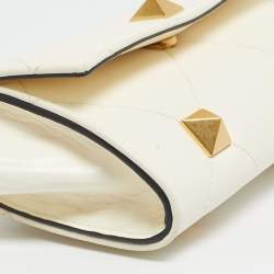 Pre Owned Valentino White Quilted Leather Roman Stud Wallet On Chain