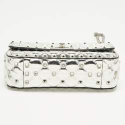 مملوكة مسبقًا حقيبة كتف فالنتينو جلد أحمر مبطن روكستد صغيرة بسلسلة