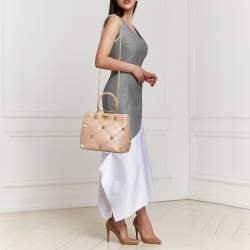 Pre Owned Valentino Dusty Pink Quilted Leather Medium Roman Stud Top Handle Bag