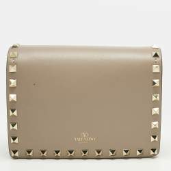 Pre Owned Valentino Beige Leather Rockstud Chain Clutch