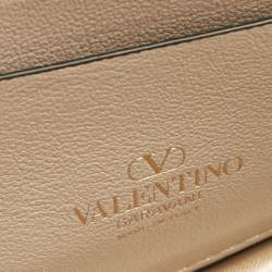 Pre Owned Valentino Beige Leather Rockstud Chain Clutch