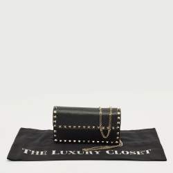 Pre Owned Valentino Black Leather Rockstud Chain Clutch