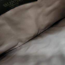 Pre Owned Valentino Beige Black Leather Rockstud Clutch