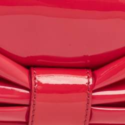 مملوكة مسبقًا Valentino Bow Pink Patent Leather Chain Clutch