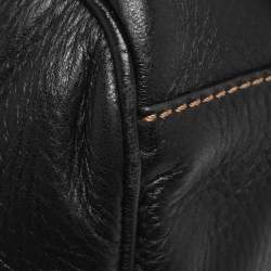 مملوكة مسبقًا Valentino Escape V Logo Black Leather Shoulder Bag