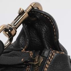 مملوكة مسبقًا Valentino Escape V Logo Black Leather Shoulder Bag