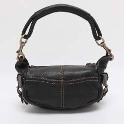 مملوكة مسبقًا Valentino Escape V Logo Black Leather Shoulder Bag