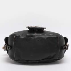 مملوكة مسبقًا Valentino Escape V Logo Black Leather Shoulder Bag