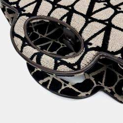 مملوكة مسبقًا Valentino Beige/Black Fabric Iconography Tote and Shoulder Bag