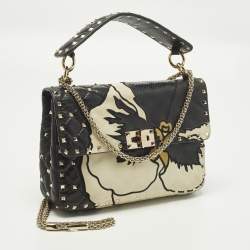 مملوكة مسبقًا Valentino Rockstud Black/Off White Leather and Snakeskin Trim Flower Crossbody Bag