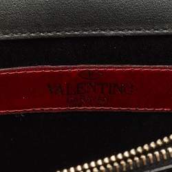 مملوكة مسبقًا حقيبة كلتش فالنتينو روكستد جلد أسود سلسلة