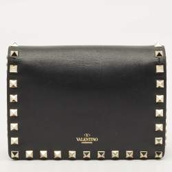 مملوكة مسبقًا حقيبة كلتش فالنتينو �روكستد جلد أسود سلسلة